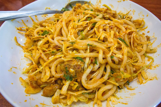 Nan-gyi-thoke-Burmese-spaghetti