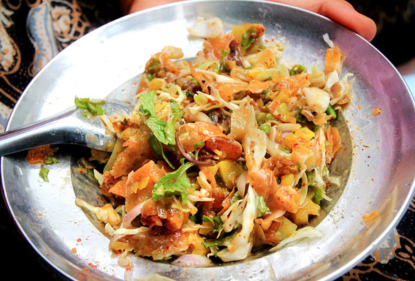 samosa-salad-Burmese-food