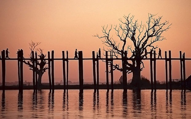 A rough guide Myanmar to U Bein Bridge – a wonderful place to watch sunset