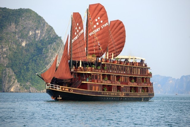 Sailing tours in active Vietnam travel and notable tips for a good trip