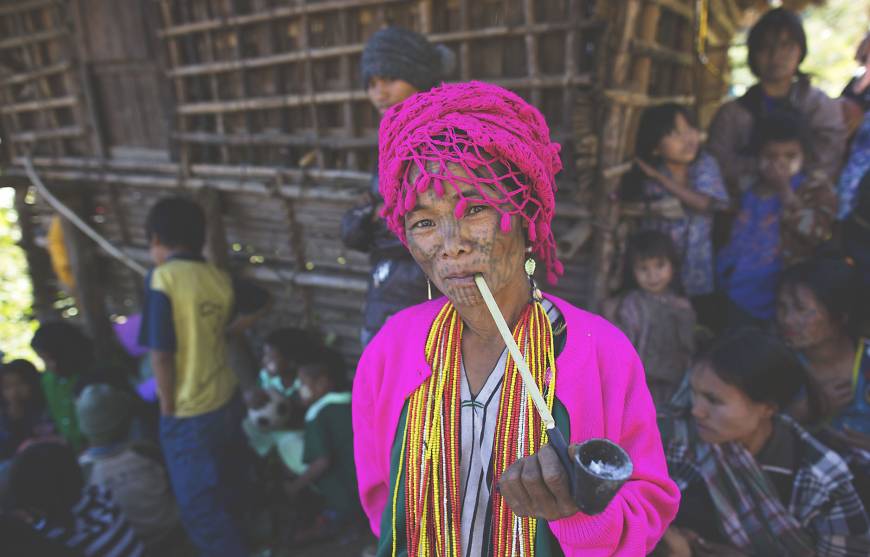 smoking-thibur-Chin-people-Myanmar